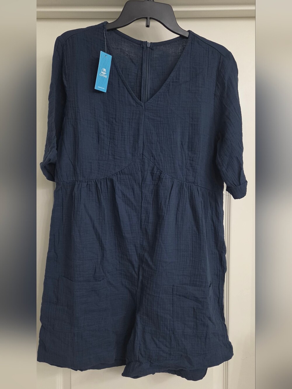 Casual Navy V-Neck Wide Leg Romper with Pockets - Picture 2 of 7